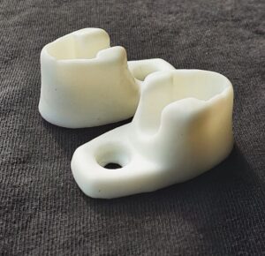 2 x Ford Zephyr Zodiac Mk3 Mark III sun visor clips